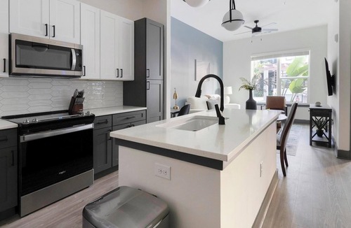 Southbank Apartment | Landing | Incredible 1BD, Pool, Rooftop Lounge