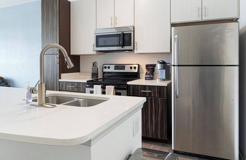 Fairvilla Apartment | Landing | Modern 1BD, Clubhouse, Gym