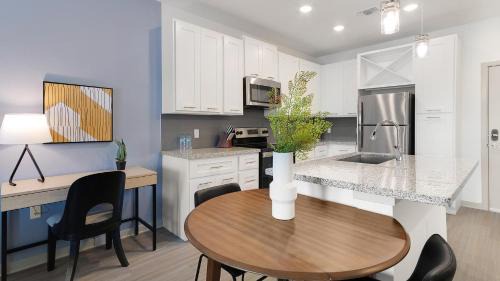 Apopka Apartment | Landing Modern 1BD Clubhouse Gym