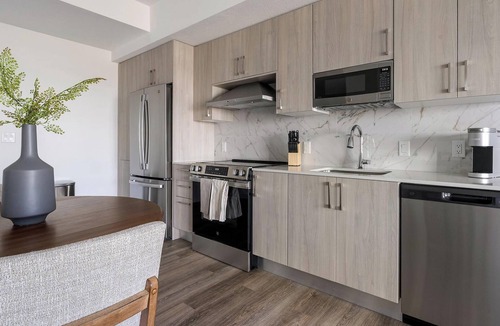 Overtown Apartment | Landing | Modern 1BD, Pool