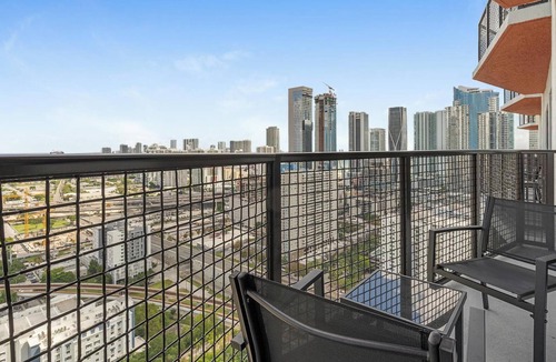 Overtown Apartment | Landing | Modern 1BD, Pool
