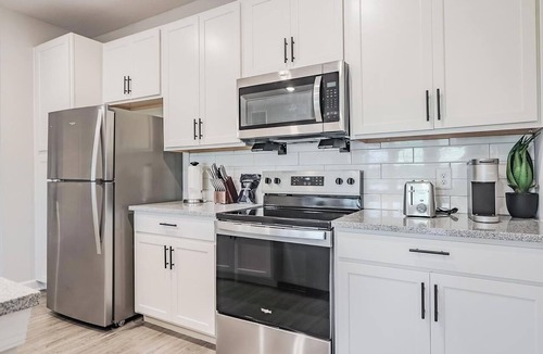 Fort Myers Apartment | Landing | Modern 1BD, Pool