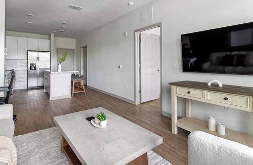 Southside Apartment | Landing | Modern 1BD, Clubhouse, Gym