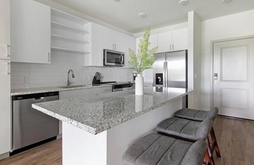 Southside Apartment | Landing | Modern 1BD, Clubhouse, Gym