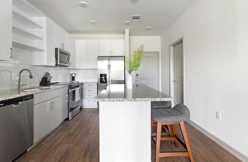 Southside Apartment | Landing | Modern 1BD, Clubhouse, Gym