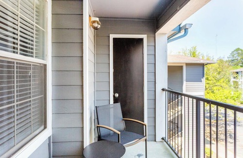Tallahassee Apartment | Landing | Modern 1BD, Game Room, Gym