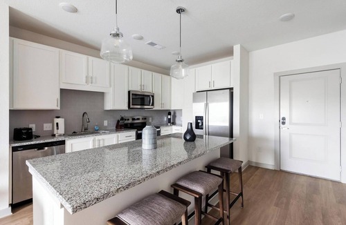 Candler Apartment | Landing | Modern 1BD, Pool, Gym