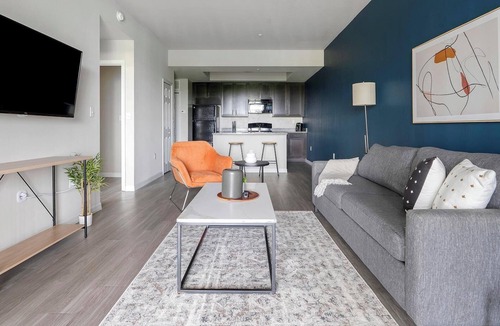 Fort Myers Apartment | Landing | Modern 1BD, Yoga Studio, Courtyard