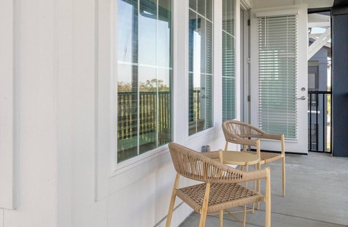Wimauma Apartment | Landing | Modern 2BD, Clubhouse, Gym