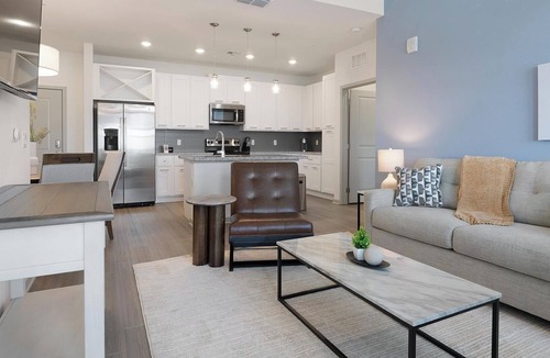Apopka Apartment | Landing | Modern 2BD, Gym, Clubhouse