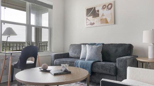 St. Johns Apartment | Landing Modern 2BD Gym