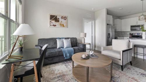 St. Johns Apartment | Landing Modern 2BD Gym