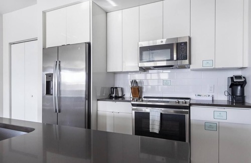 Port Tampa City Apartment | Landing | Modern 2BD, Pool, Gym