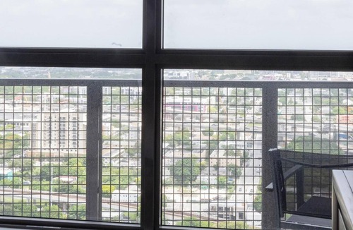 Overtown Apartment | Landing | Modern 2BD, Pool