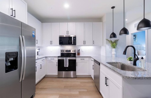 Freeport Apartment | Landing | Modern 2BD, Yoga Studio, Clubhouse