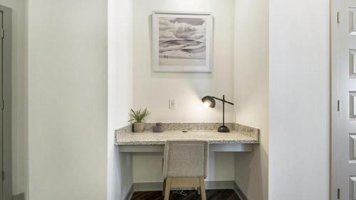 Homewood Apartment | Landing Modern Apartment with Amazing Amenities (ID1167X724)
