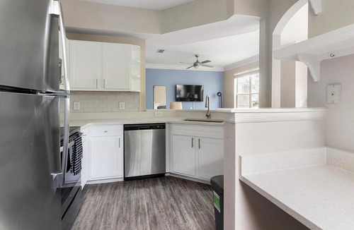 Southside Apartment | Landing | Spectacular 1BD, Yoga Studio