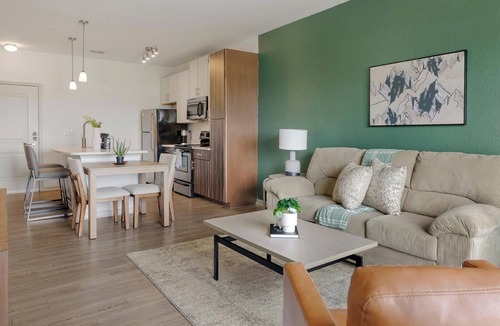 Fairvilla Apartment | Landing | Spectacular 1BD, Clubhouse, Gym