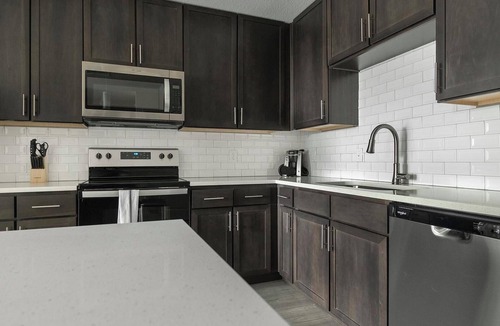 Palmetto Apartment | Landing | Spectacular 1BD, Pool, Clubhouse