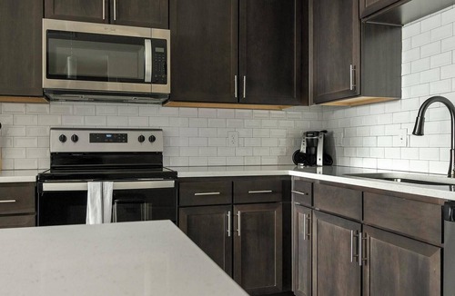 Palmetto Apartment | Landing | Spectacular 1BD, Pool, Clubhouse