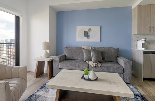 Overtown Apartment | Landing | Spectacular 1BD, Pool