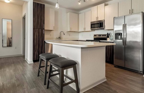 Fairvilla Apartment | Landing | Spectacular 2BD, Gym, Clubhouse
