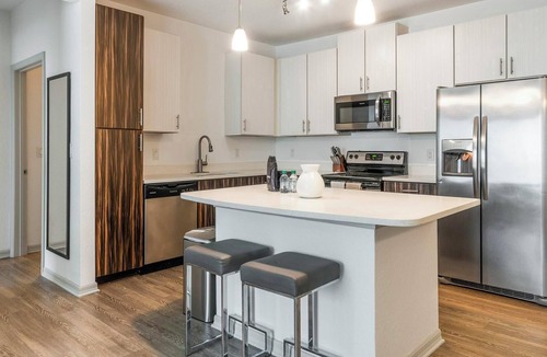 Fairvilla Apartment | Landing | Spectacular 2BD, Gym, Clubhouse
