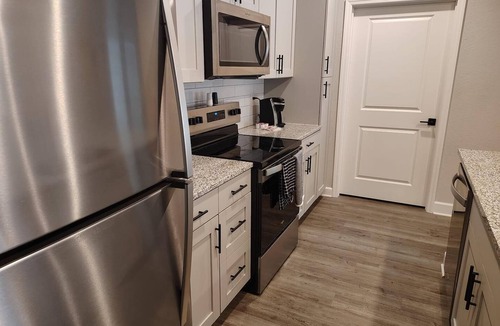 Newberry Apartment | Landing | Spectacular 2BD, Gym, Pool