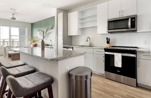 Southside Apartment | Landing | Stunning 1BD, Gym, Clubhouse