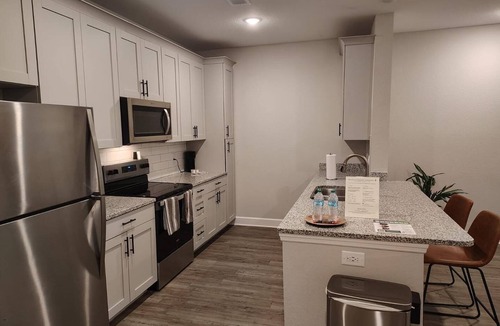 Newberry Apartment | Landing | Stunning 1BD, Gym, Pool