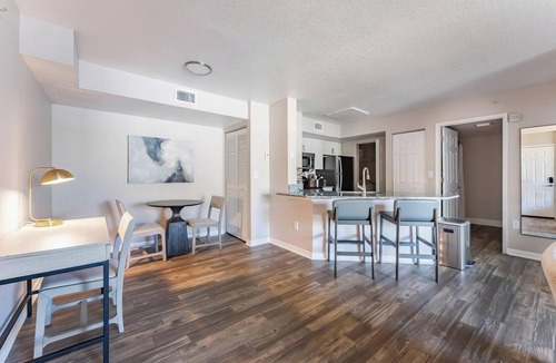 Orlando Apartment | Landing | Stunning 1BD, Gym