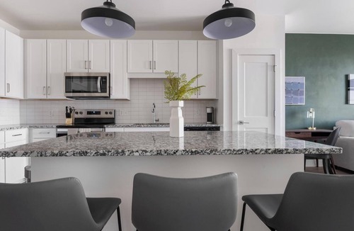 Laurel Apartment | Landing | Stunning 1BD, Gym, Clubhouse