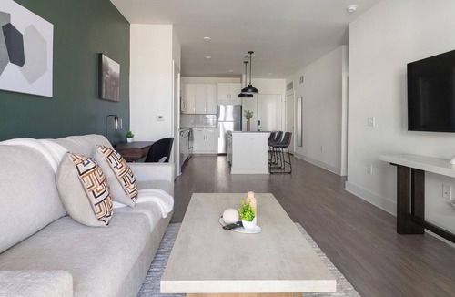 Laurel Apartment | Landing | Stunning 1BD, Gym, Clubhouse