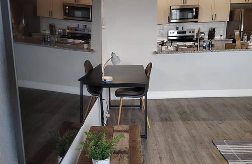 Newberry Apartment | Landing | Stunning 1BD, Pool, Gym