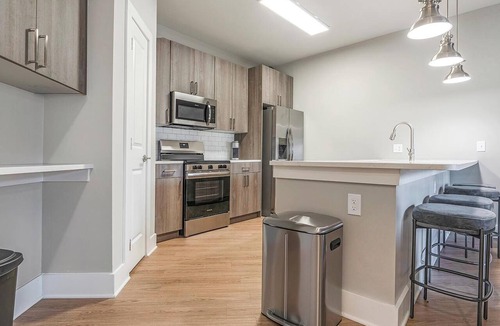 Fort Myers Apartment | Landing | Stunning 1BD, Gym, Pool