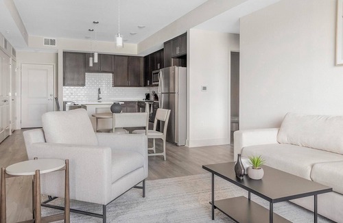 Palmetto Apartment | Landing | Stunning 2BD, Gym, Clubhouse