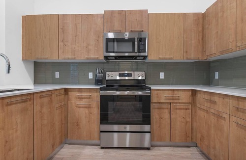 Florida Center Apartment | Landing | Stunning 2BD, Gym, Game Room