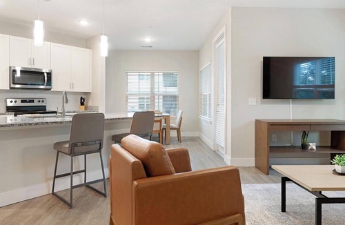 Southeast Orlando Apartment | Landing | Stunning 2BD, Gym, Clubhouse