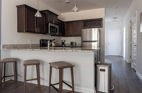 Bloomingdale Apartment | Landing | Stunning 2BD, Pool, Gym