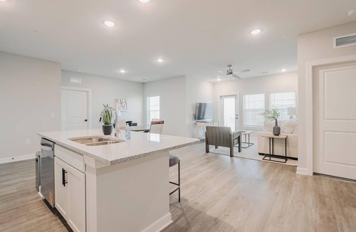 Fort Myers Apartment | Landing | Stunning 2BD, Pool