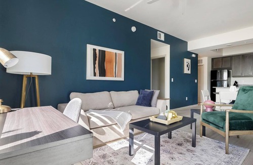 Eastwood Village Apartment | Landing | Stunning 2BD, Pool, Tennis Court