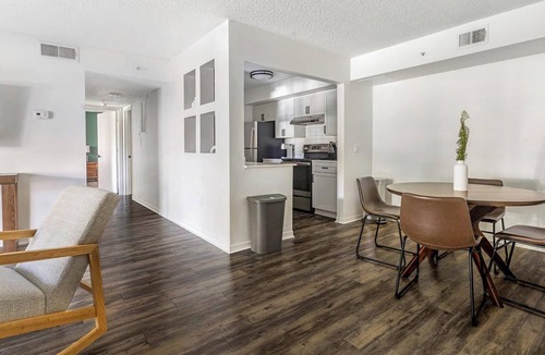 Fruitville Apartment | Landing | Stunning 2BD, Clubhouse, Gym