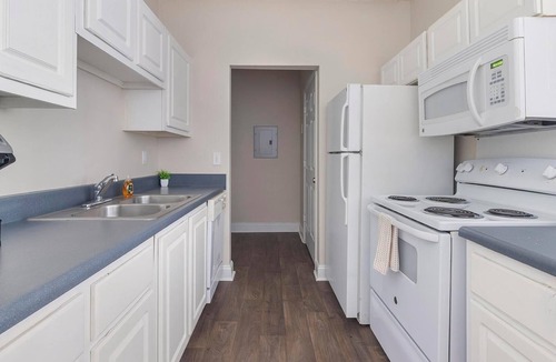 McDonough Apartment | Landing | Stunning 2BD, Gym, Tennis Court