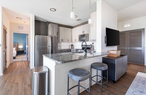 Tropic Apartment | Landing | Stunning 2BD, Pool, Courtyard