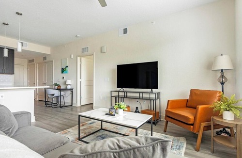 Palmetto Apartment | Landing | Stunning 2BD, Yoga Studio, Clubhouse