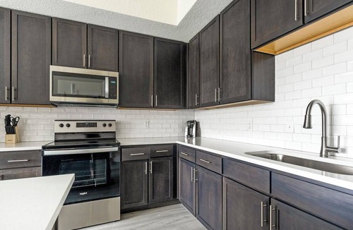 Palmetto Apartment | Landing | Stunning 2BD, Yoga Studio, Clubhouse