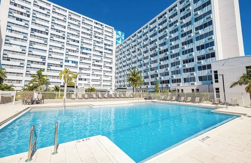 St. Petersburg Apartment | Landing | Stunning Studio, Pool, Clubhouse