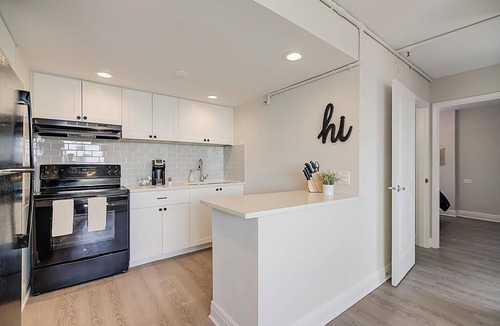 St. Petersburg Apartment | Landing | Stunning 2BD, Courtyard, Clubhouse