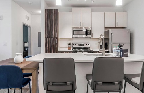 Fairvilla Apartment | Landing | Stylish 1BD, Gym, Clubhouse