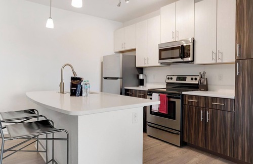 Fairvilla Apartment | Landing | Stylish 1BD, Gym, Clubhouse